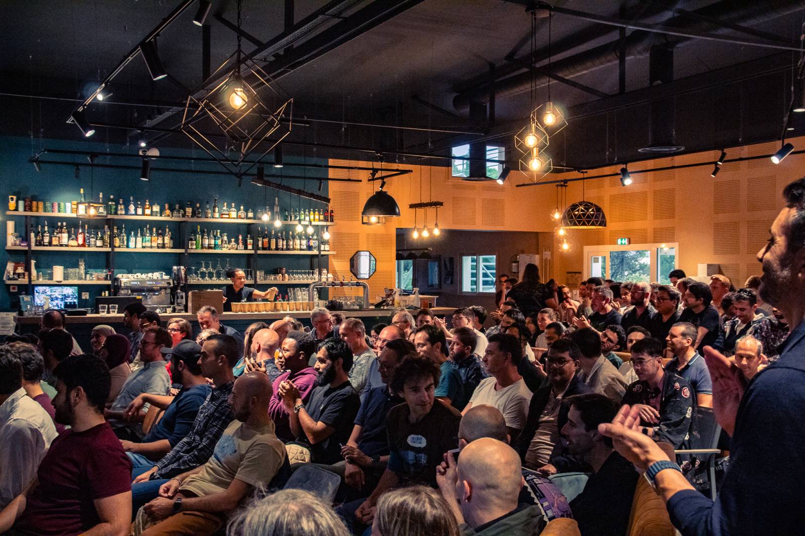 anniversaire dans un restaurant à lattes