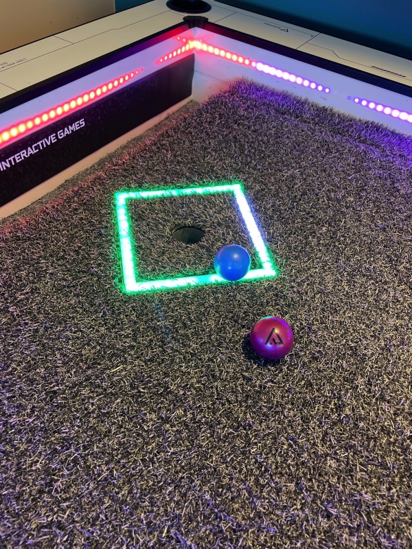 Salle de pétanque d’intérieur au Trèfle Rouge à Montpellier.