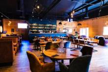 Notre zone d'activité pour ce service Trouver un bar pour afterwork avec rooftop et cocktails créatifs ouvert jusqu'à minuit à